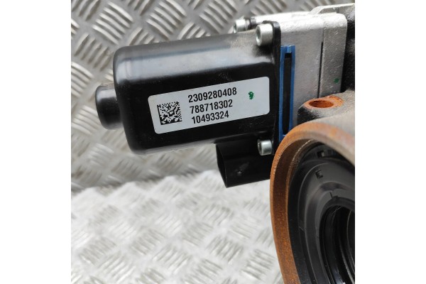 Reductor trasero BMW X3 (G01, F97) 7887183 37640939 3.0L 353kW 2023 usado 7