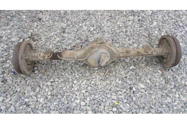 Eje de puente diferencial suspensión trasera Mitsubishi L200 IV 2.5 Did usado 4