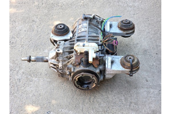 Puente trasero diferencial VW T4 2.5 TDI 2.4 D Syncro usado 3