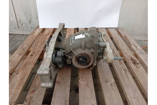 Diferencial trasero puente Mercedes SL R230 W230 2.47 2303510105 usado 4