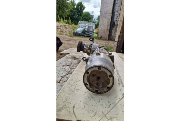 Diferencial delantero Mercedes-Benz Vito Viano W639 A6393300402 usado 5