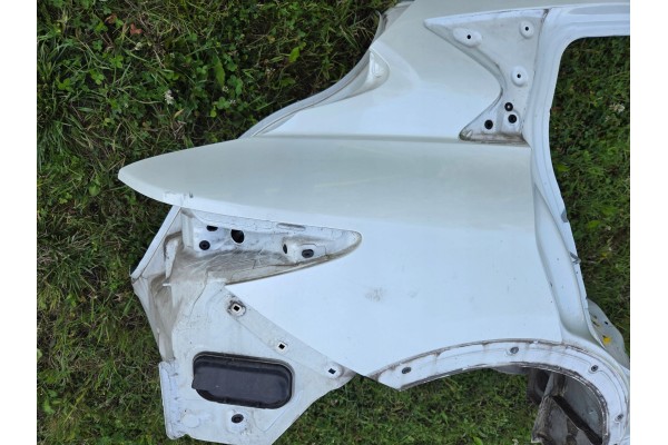 Aleta Trasera Derecha Blanco Perla Qab Infiniti Q30 QX30 usado 4