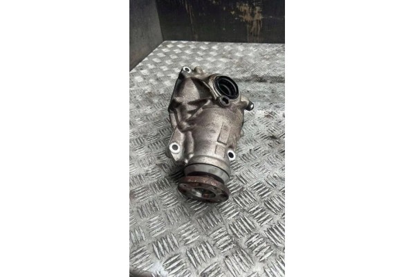 Reductor delantero BMW 281 gasolina 275kW 2020 usado 4