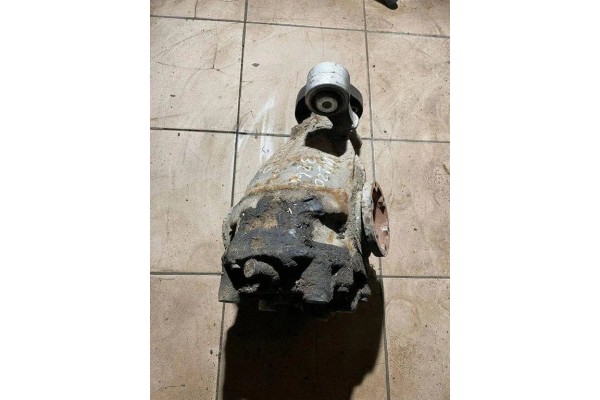 Reductor trasero Mercedes-Benz S (W220) A2104110415 3.2L gasolina 165kW 2002 usado 4