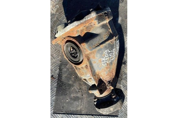 Reductor trasero Mercedes-Benz Clk Cabrio (A209) 2103513308 gasolina 120kW usado 6