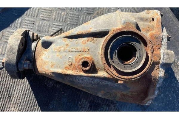 Reductor trasero Mercedes-Benz Clk Cabrio (A209) 2103513308 gasolina 120kW usado 7