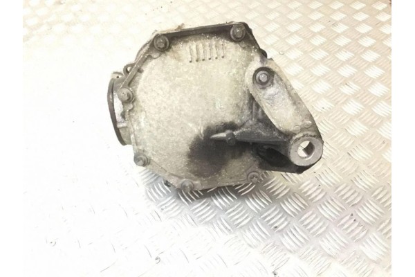 Reductor trasero Mercedes-Benz S (W222, V222, X222) A2223510600 4.0L gasolina usado 3