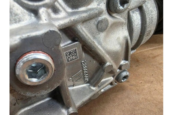 Reductor delantero Maserati 00463418870 2.0L híbrido 243kW 2023 usado 4