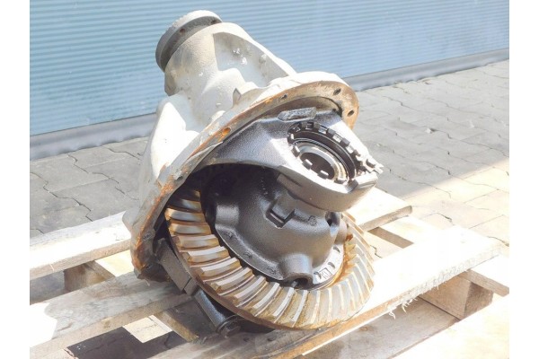 Cabeza de diferencial puente Mercedes Vario 814 2001 38/13 usado 4