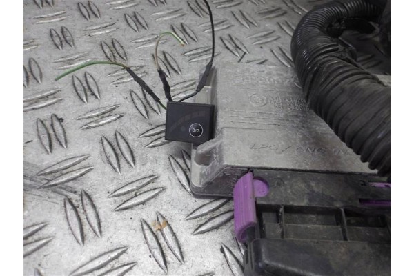 Instalación de Glp Stag-300-6 ISA2 para Audi A6 C5 2.4 V6 usado 4
