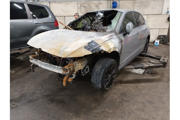 Volkswagen Golf Viii CD1 2020 - presente Escape 5WA253611N 5WA253211D usado 9