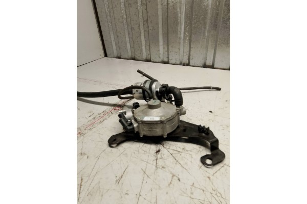 Reductor del sistema de gas Dacia Duster 404600220 163101925R usado 2