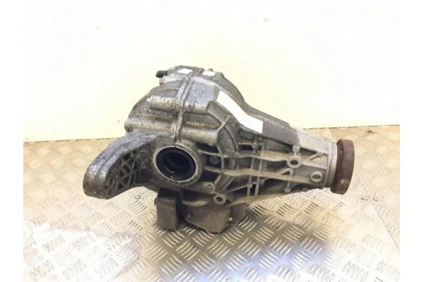 Reductor trasero Porsche Macan (95B) H5B00 2.0L gasolina 174kW 2023 usado 4