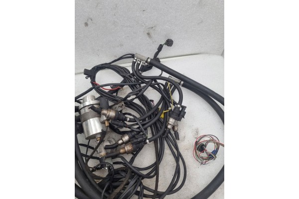 Instalación de gas Lpg Stag-300-6 para 5 cilindros Volvo V70 67R014289 usado 2