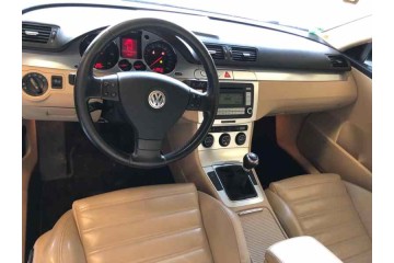 VOLKSWAGEN PASSAT BERLINA (3C2) Highline