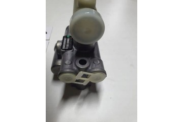 Mercedes airbag levelling valve knorr bremse 0500005002000 Part manufacturer Knorr Bremse