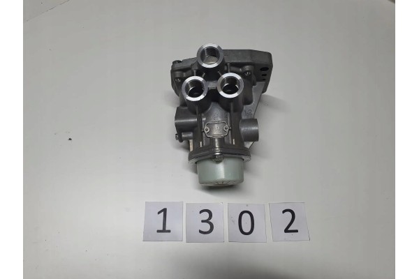 Emergency relay brake valve Knorr Bremse K215364N00 AS3050A Catalog number of the original DAF 1520497 FRUEHAUF 0027676Z FRUEHAU