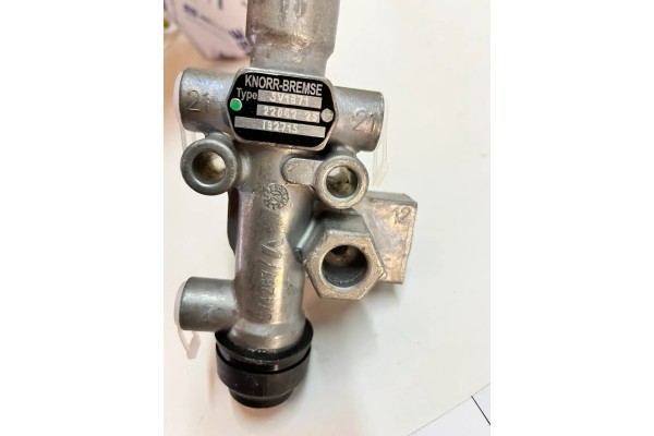 Levelling valve MAN F L M 2000 NFG NEOPLAN SV1371 Knorr Bremse I92715 Packaging status original