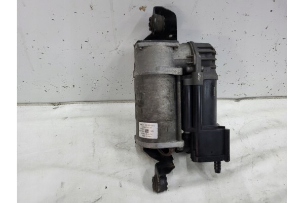 SUSPENSION COMPRESSOR MERCEDES W205 W213 W253 A2053200104 Part manufacturer Mercedes Benz OE