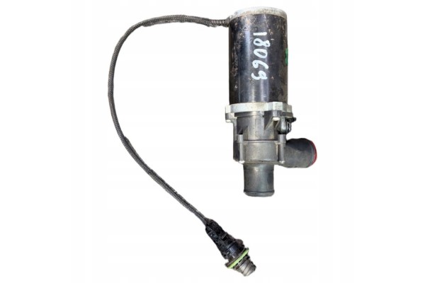 1302710A VOLVO Coolant circulating pump Product weight with unit packaging 2 3 kg