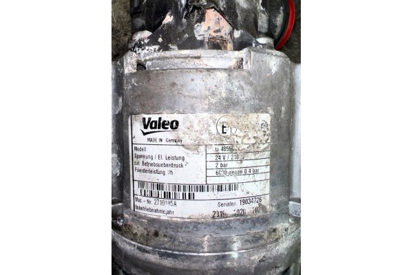 13210432 VOLVO Circulation Coolant Pump