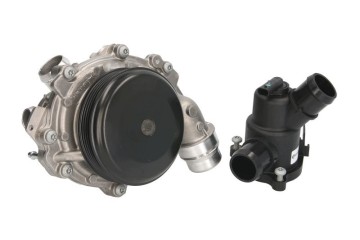 Coolant pump for MERCEDES A W176 B SPORTS TOURER W246 Part manufacturer V maxzone Part