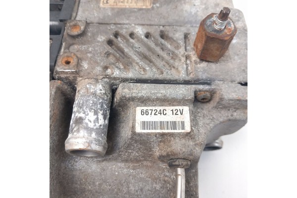 Calefactor estacionario Webasto 66887H para Nissan Navara D40 2008 usado 10
