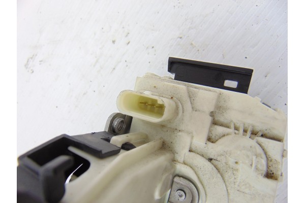 A2047302735 CERRADURA PUERTA TRASERA IZQUIERDA MERCEDES-BENZ CLASE A (BM 176)