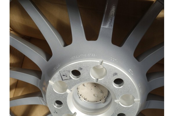Rim AUDI A4 8W0 17 8W0601025AE OEM Part manufacturer Audi OE