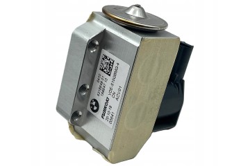 BMW i8 I12 i8 I15 Electric Expansion Valve 9318648 Original