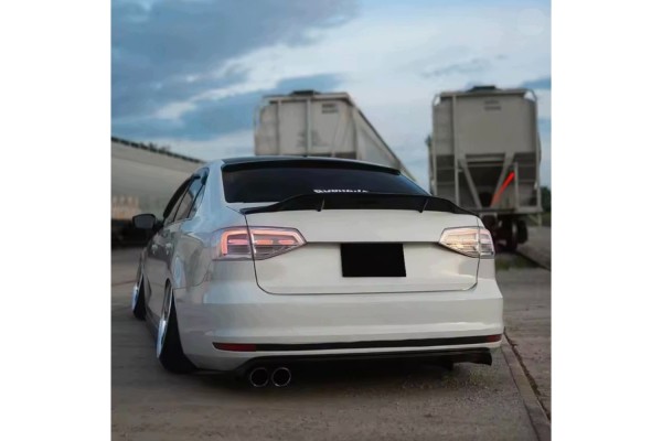 Spoiler Trasero Estilo Big R para VW Jetta 6 2012-2018 en Negro Piano 