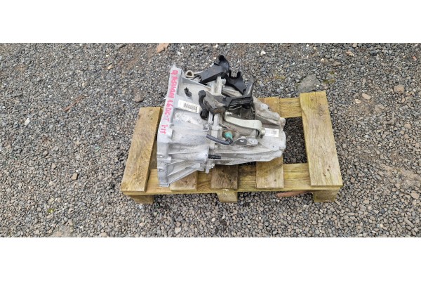 Nissan qashqai J11 1 6 DIG T manual transmission CHEAP Engine type gasoline