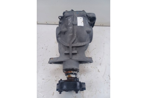 BMW 740i F01 F02 N54 DIFFERENTIAL REAR BRIDGE 7573821 3 73 Installation side rear