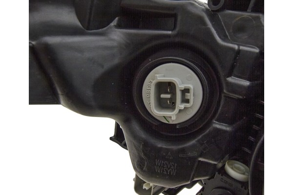 Faro delantero izquierdo para Toyota Auris E18 2015-2018 8117002K30 usado 8