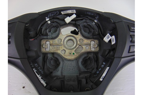 62558180E  VOLANTE BMW SERIE 3 TOURING (F31) 318d 62558180E 193762 BMW - 1