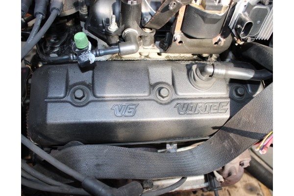 Motor de gasolina Volvo Penta 4.3 V6 LG Vortec completo usado 7
