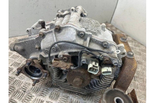 Reductor trasero Lexus RX (L 8209048010 3.5L híbrido 220kW 2014) usado 8