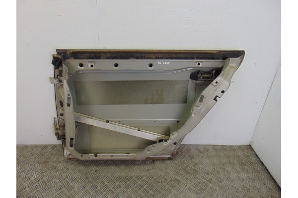 GRIS ORO PUERTA TRASERA DERECHA AUDI A6 AVANT (4B5) 3.0 2002 GRIS ORO 197786 AUDI - 1