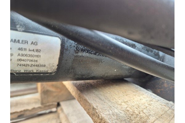 Puente trasero elevador Mercedes Sprinter 906 46 11 cabeza grande 9063501101 usado 3