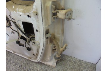 BLANCA PUERTA DELANTERA IZQUIERDA FORD TOURNEO CONNECT (TC7) Kombi B. corta (2006) 2004 BLANCA 197927 FORD - 4