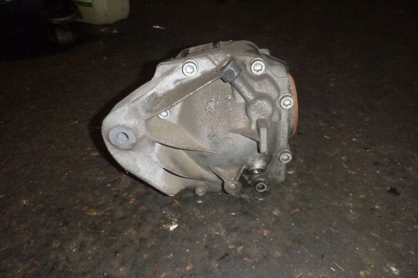 Diferencial trasero BMW Serie 2 F22 F23 7605591 3,08 usado 3