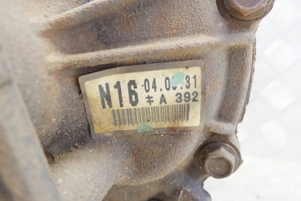 Reductor delantero Toyota Land Cruiser 120 (J12) 411103D440 3.0L diésel usado 8
