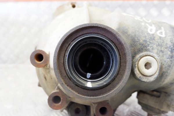 Reductor delantero Toyota Land Cruiser 120 (J12) 411103D440 3.0L diésel usado 11