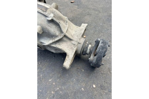 Reductor trasero BMW Serie 5 Touring (F11) 7584452 Diésel 2.99L 150kW 2010 usado 2