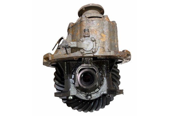 Diferencial DSS35A/3.78 Volvo para eje motriz usado 9