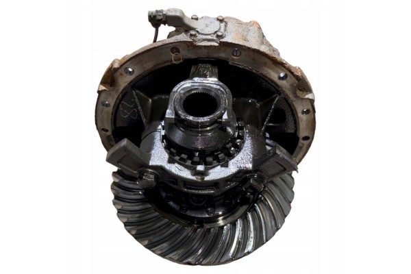 Diferencial DSS35A/3.78 Volvo para eje motriz usado 11