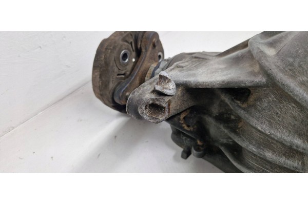 Diferencial trasero BMW Serie 5 F10 F11 7584450 usado 8