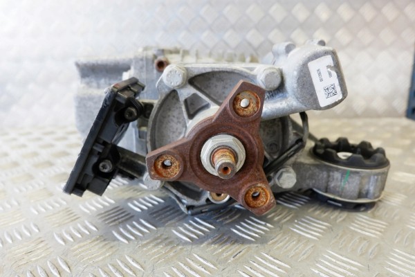 Reductor trasero Audi Q3 (8U) 0AY907554J 2.0L diésel 110kW 2016 usado 8