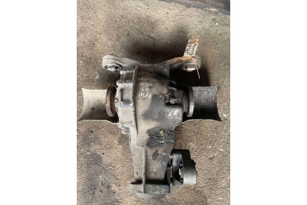 Reductor trasero VW Passat Variant B5 (3B6) 8E0501 1.9L diésel 96kW 2002 usado 3