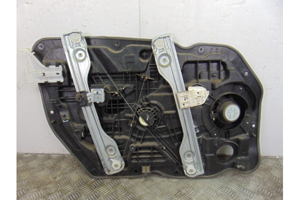 82480-A2110  ELEVALUNAS DELANTERO DERECHO KIA CEED (JD) Concept 2012 82480-A2110 203788 KIA - 2